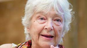 Addio alla prima costituzionalista italiana Lorenza Carlassare. Aveva 91  anni - Gazzetta del Sud